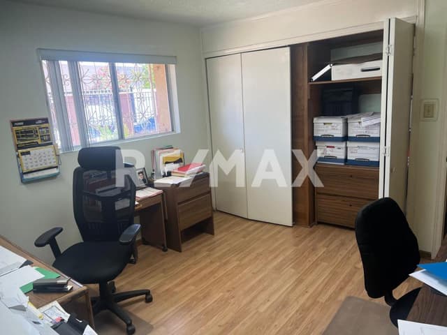 RESIDENCIA CON ENORME TERRENO DE 2171 M2  EN PARTIDO LA FUENTE 