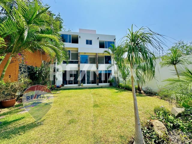 Venta de casa en Lomas de Coyuca, Cuernavaca, Morelos...Clave 5017
