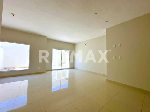 CASA EN VENTA EN LOMAS DEL NORTE 