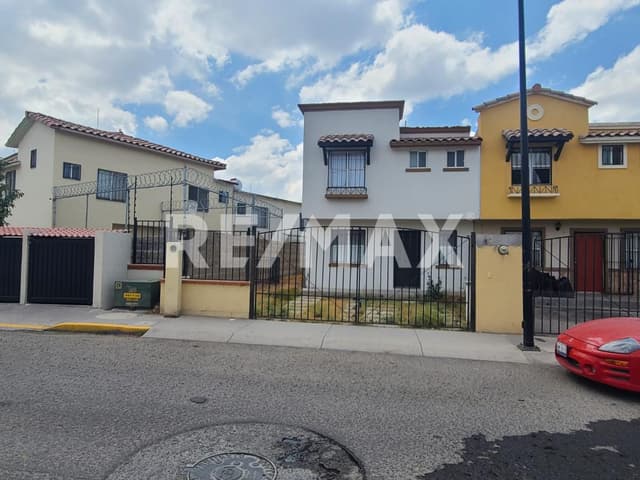 CASA EN RENTA EN REAL SOLARE 