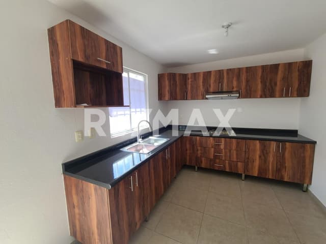 CASA EN RENTA EN REAL SOLARE 