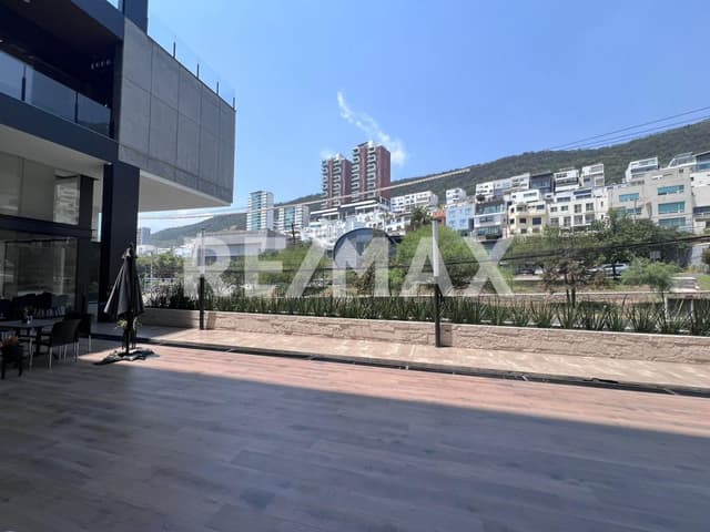 Local Comercial Plaza Magnum Av Insurgentes. San Jeronimo