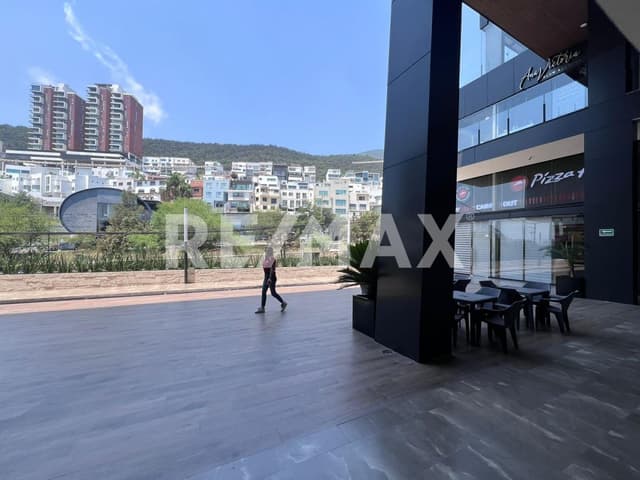 Local Comercial Plaza Magnum Av Insurgentes. San Jeronimo