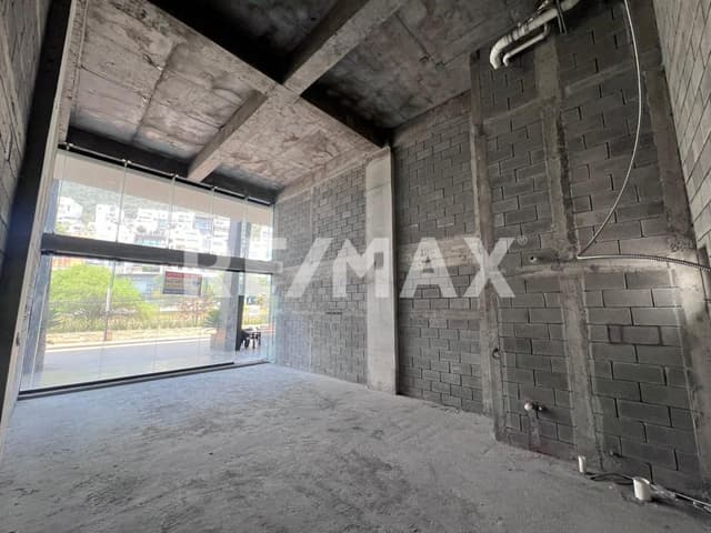 Local Comercial Plaza Magnum Av Insurgentes. San Jeronimo