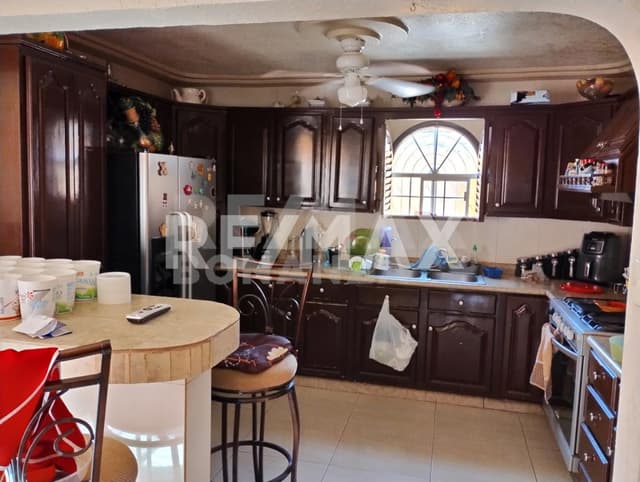 Amplia residencia en SALVARCAR