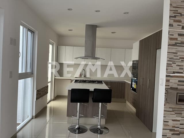 VENTA CASA EN EL REFUGIO