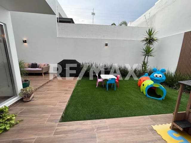 VENTA   CASA CAÑADAS DEL LAGO