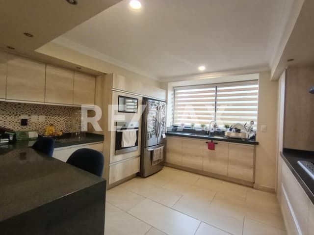 CASA EN VENTA LA FAVORITA CELAYA
