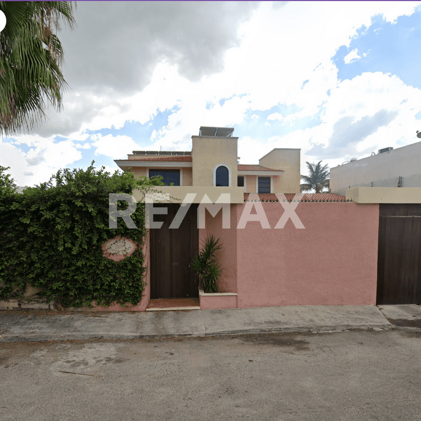 Se VENDE casa en esquina ubicada en MONTES DE AMÉ, Mérida, Yucatán.