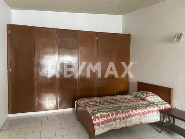 CASA EN VENTA CON USO DE SUELO COMERCIAL O HABITACIONAL