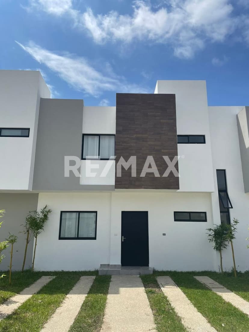 CASA EN VFENTA EN FRACCIONAMIENTO REAL DE PALMAS 