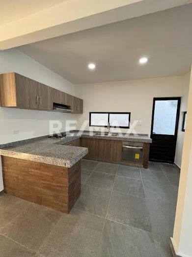 CASA EN VENTA EN RESIDENCIAL REAL DE PALMAS 