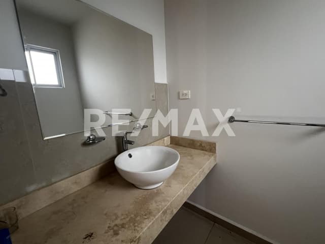 CASA EN VENTA EN FRACCIONAMIENTO BALCON DE TAPIAS