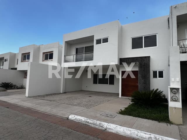 CASA EN VENTA EN FRACCIONAMIENTO BALCON DE TAPIAS