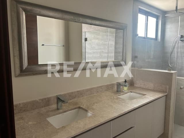 SE RENTA DEPARTAMENTO EN TORRE 1010 SIN MUEBLES