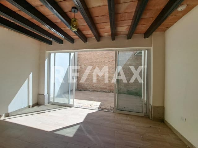 CASA EN VENTA EN RESIDENCIAL SENDEROS