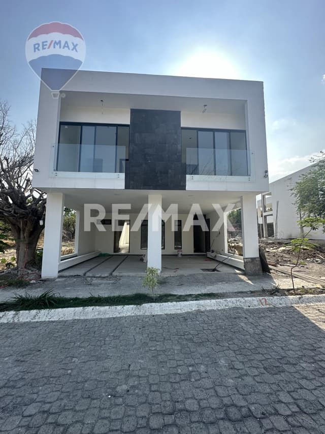 Pre-venta de casa en Lomas de Jiutepec, Jiutepec, Morelos…Clave 5041