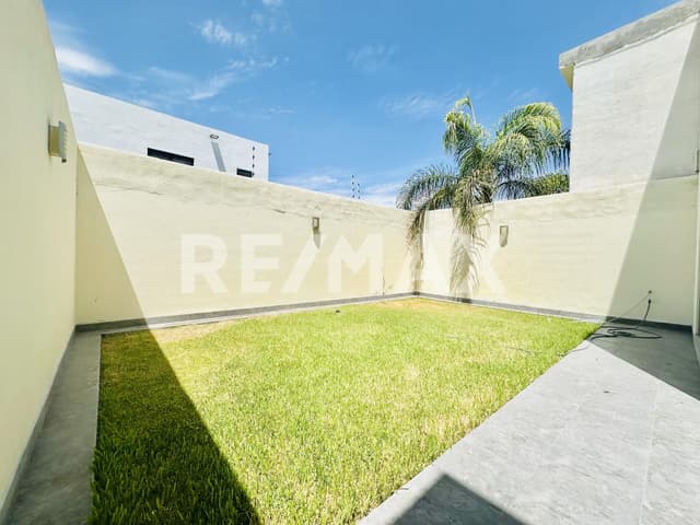 CASA EN RENTA EN LOS VIÑEDOS 