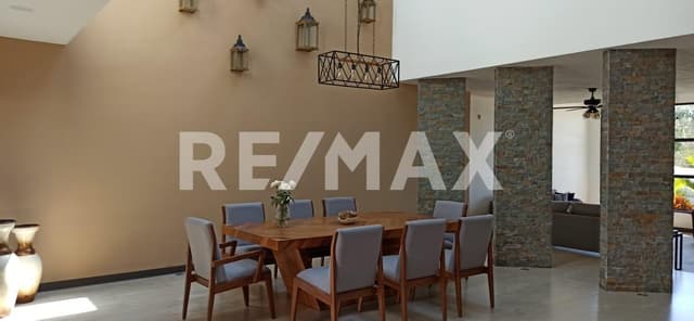 Casa en NORTEMERIDA de 4 recámaras con Alberca