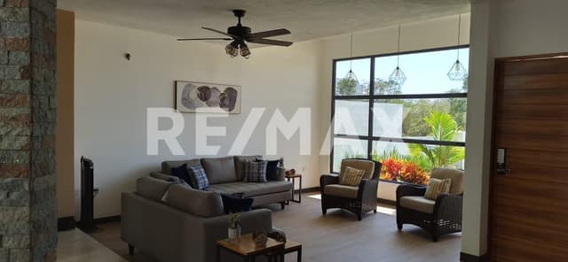 Casa en NORTEMERIDA de 4 recámaras con Alberca