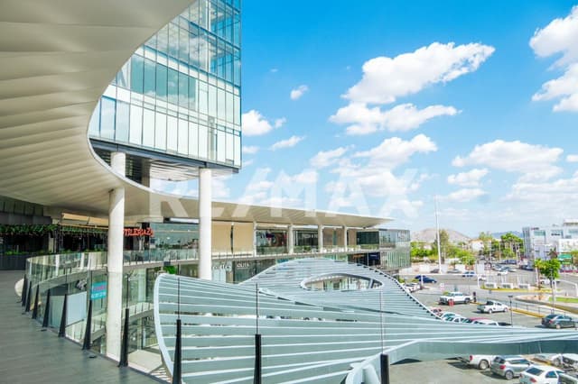 Locales en renta en Plaza Andenes de Hermosillo, Sonora.