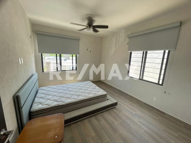 Casa en venta y renta de dos plantas en la privada Las Palmas Kanasín Mérida