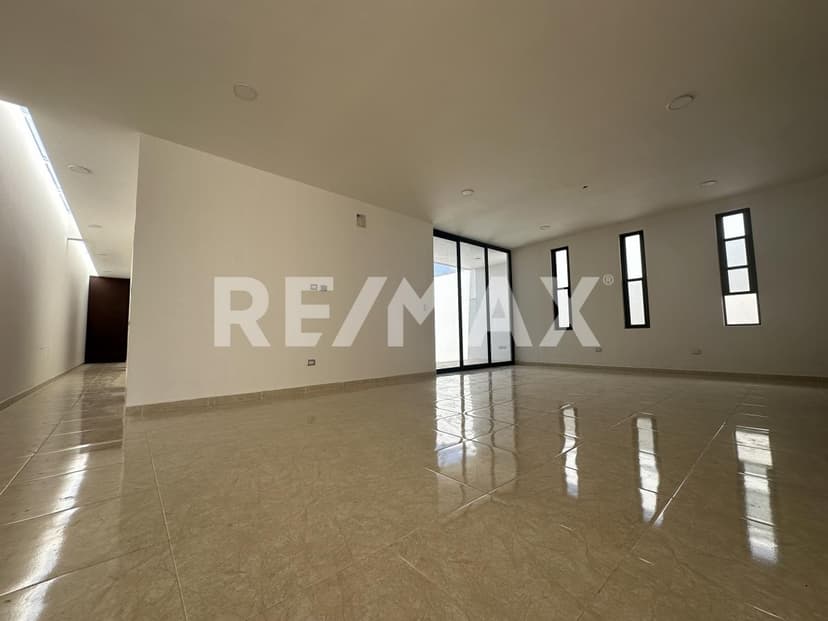 Gallery main