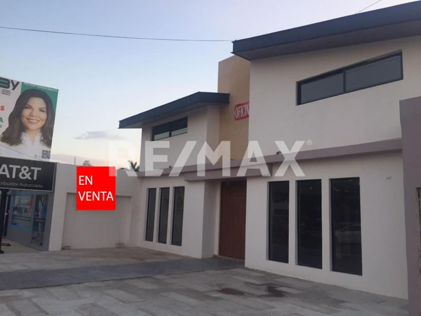 Propiedad Comercial con 4 Locales en Avenida Líbano, Mérida