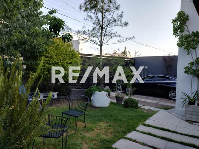 CASA EN VENTA PRIVADA JURIQUILLA