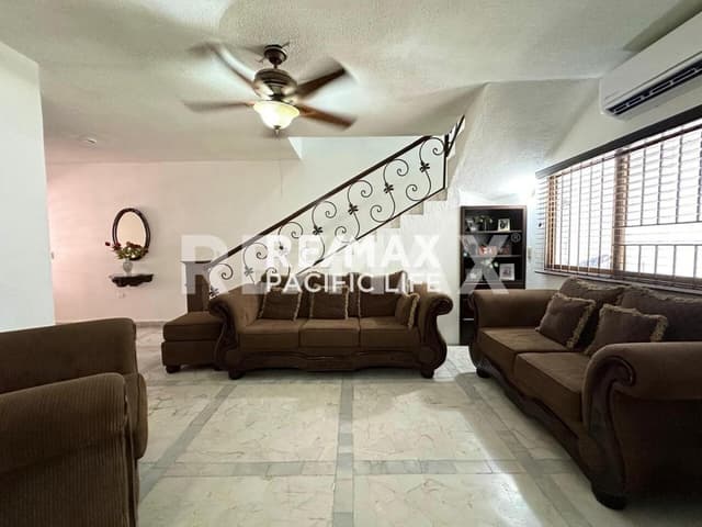 CASA EN RENTA EN LOMAS DE MAZATLAN