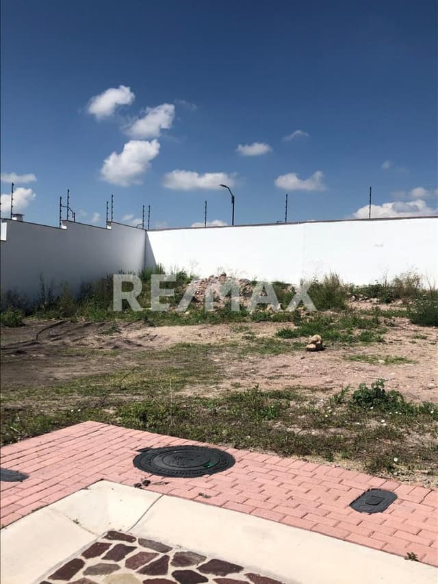 Terreno en Ciudad Maderas Sur 1 Condominio Roble.