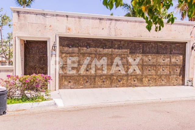 CASA SIXTY FIVE 65 P.º Finisterra / San Jose del Cab