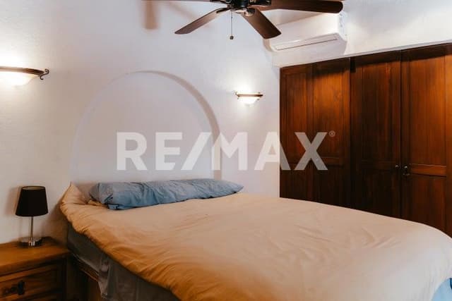 CASA TOVAR 34 GRAL. AGUSTIN OLACHEA STREET / San Jose del Cabo,