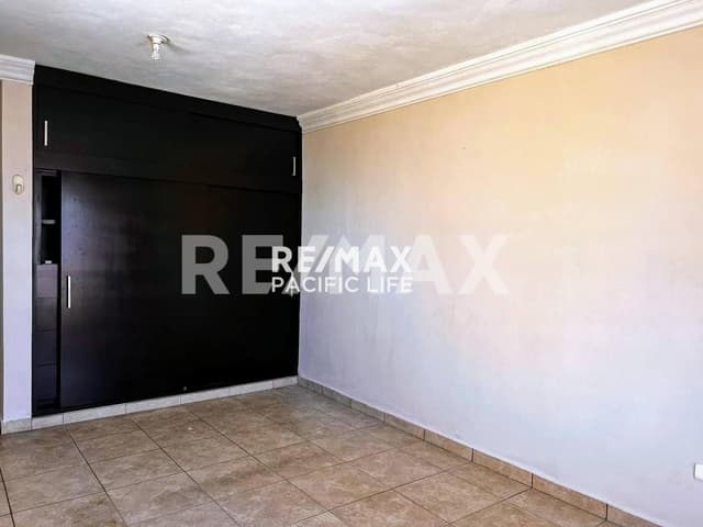 CASA EN VENTA EN PLAYA SUR 