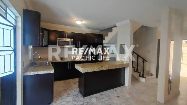 CASA EN VENTA EN PLAYA SUR 