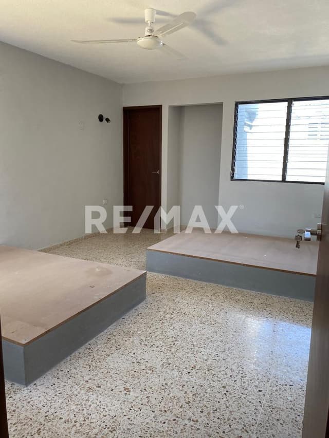 Amplia Casa con 6 Recámaras en Colonia Miguel Alemán, Mérida