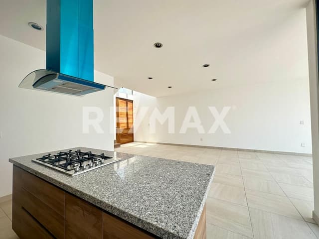 CASA EN VENTA RESERVA DE JURIQUILLA QUERÉTARO RCV240827-JBR