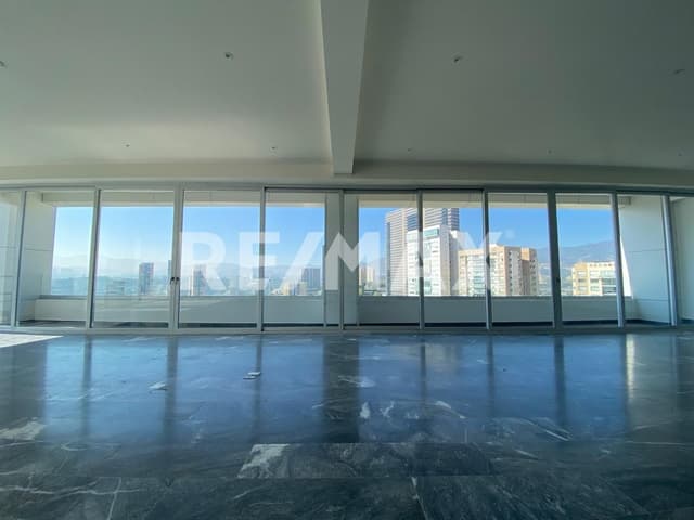Penthouse en Isola Bosque Real