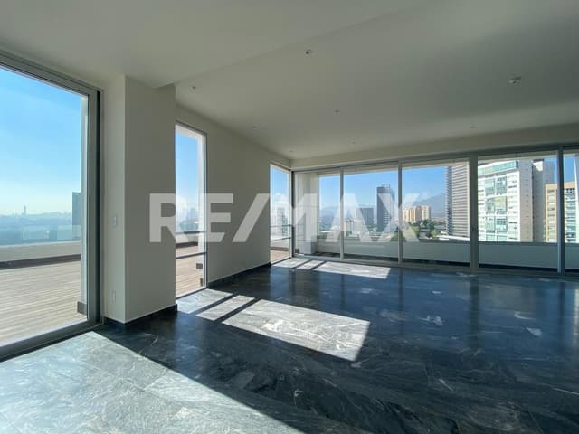 Penthouse en Isola Bosque Real