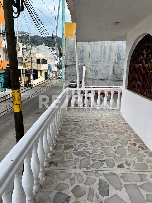 VENTA DE INMUEBLE CON 6 DEPARTAMENTOS EN LA COLONIA PROGRESO