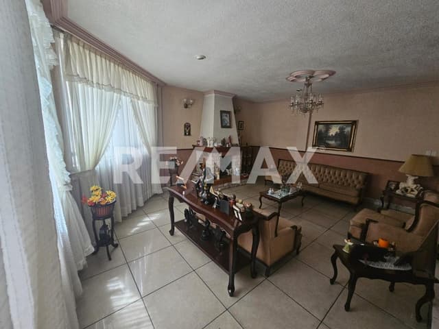 CASA RESIDENCIAL EN VENTA FRACC. LA ASUNCION METEPEC, ESTADO DE MEXICO
