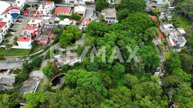 Venta de terrenos, dos frentes, Col. Jiquipan, Cuernavaca, Morelos...Clave 5119