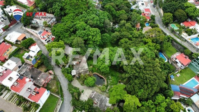 Venta de terrenos, dos frentes, Col. Jiquipan, Cuernavaca, Morelos...Clave 5119