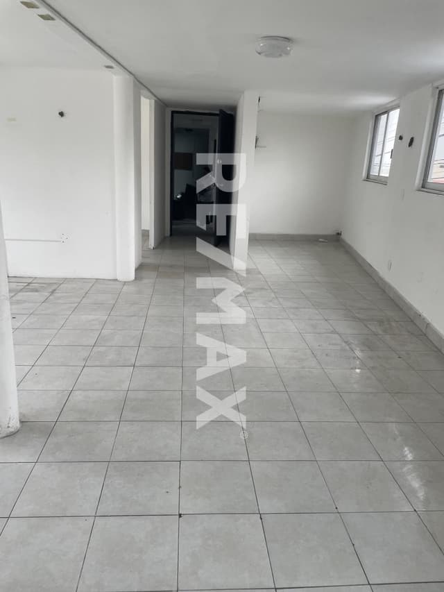 Santa Cruz del Monte Local en Renta