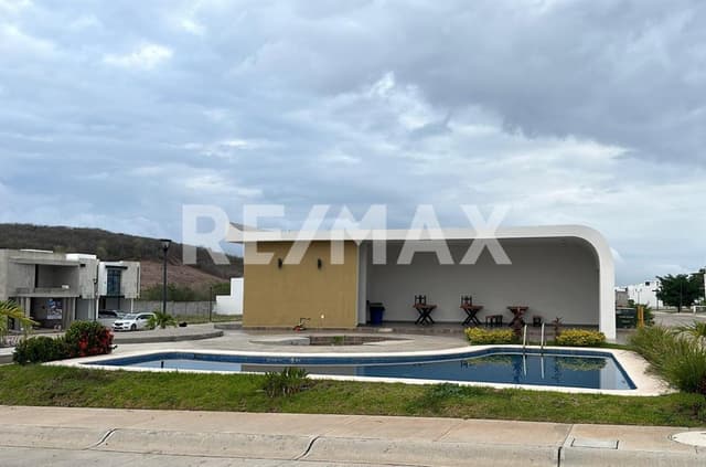 HERMOSA CASA DE 3 RECAMARAS Y 2 BAÑOS