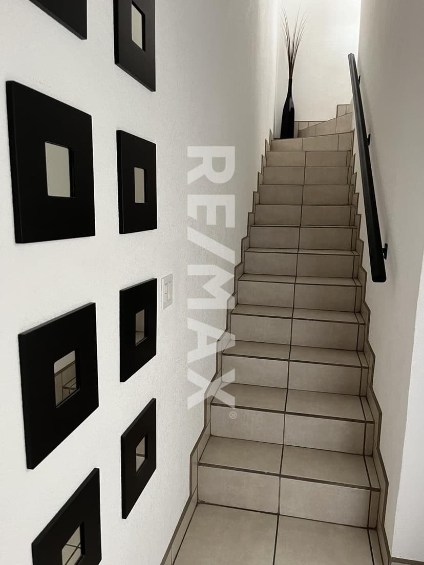Gallery main