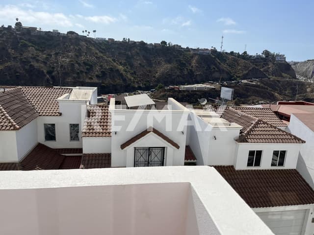 CASA EN VENTA EN JARDIN VERANDA III EN TIJUANA