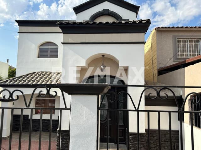 Privada Villanova Diamante, amplia residencia.