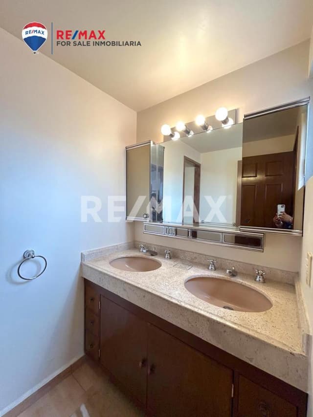 Venta de casa en Santa María Ahuacatitlán, Cuernavaca, Morelos…Clave 5134
