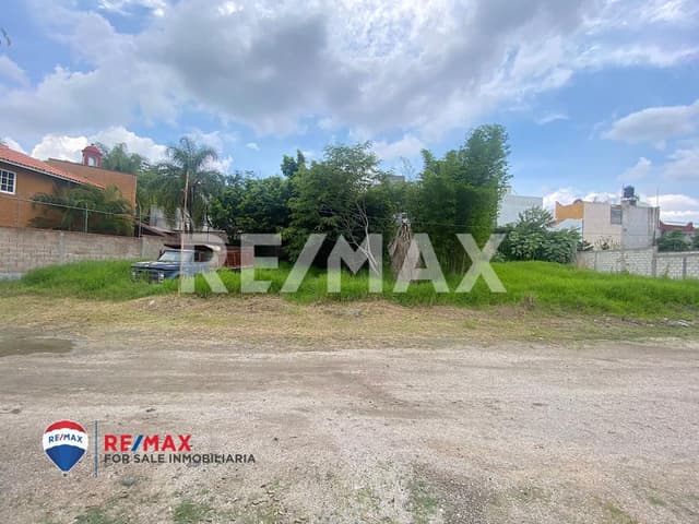 Venta de terreno plano, Fracc. Real Los Limones, Jiutepec, Morelos...Clave 5135